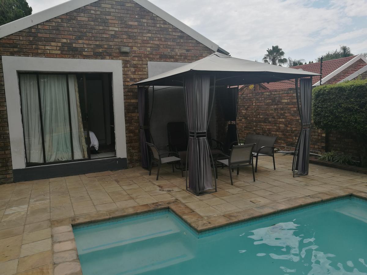 Corgi Guest House Johannesburg Dış mekan fotoğraf